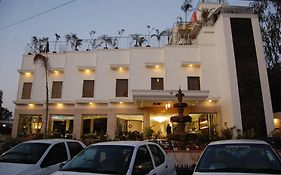 Hotel Taj Resorts Agra